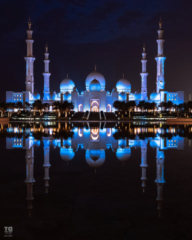 sheik zayed grand mosque at night Abu Dhabi United Arab Emirates