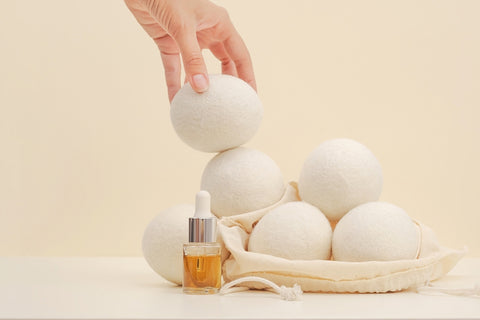 8 Best Essential Oils for Wool Dryer Balls – And How to Use Them