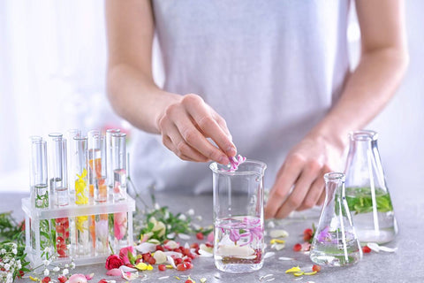 Mix the distilled floral water in the glass bottle or jar