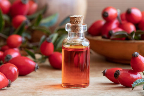 Rosehip seeds & Rosehip oil in bottle