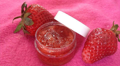 Strawberry & Almond - DIY Scrub For Glowing Skin