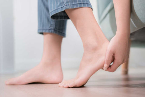 3-Step Overnight Cracked Heels Remedy | Hello Glow