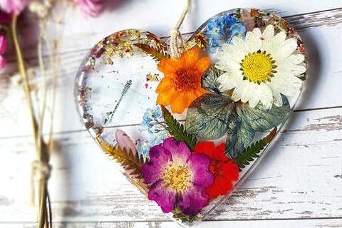 10 Best Dried Flower Kits For Resin - Crafty DIY Artistry