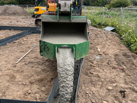 Rhinox Concrete Pouring Bucket