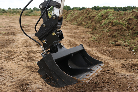 Rhinox tilt grading bucket fitted to a bobcat excavator