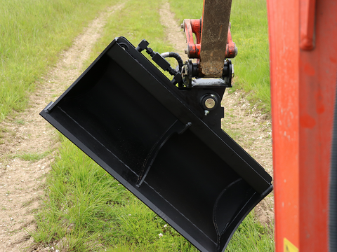 Rhinox Tilt Grading Bucket (tilted 45 degrees left) fitted to a Kubota mini digger