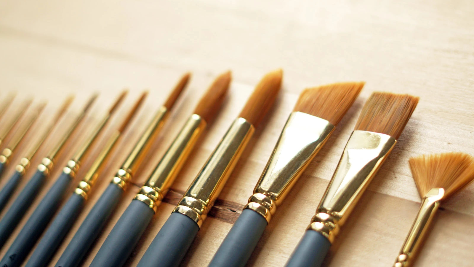The Best Paint Brush for Fine Details - Fine Art Tutorials