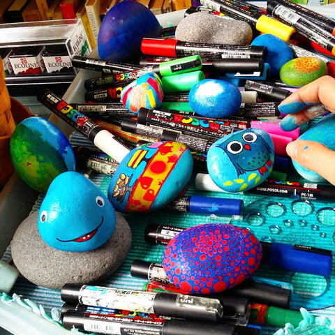 painting art blog Sussi Louise painted stones happy grateful Rock Street blog Christine Onward 