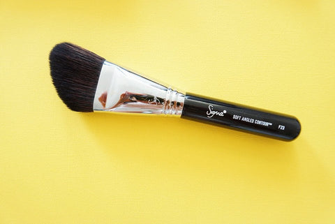 Sigma F23 Soft Angled Contour Brush My favourite Sigma Beauty Brushes