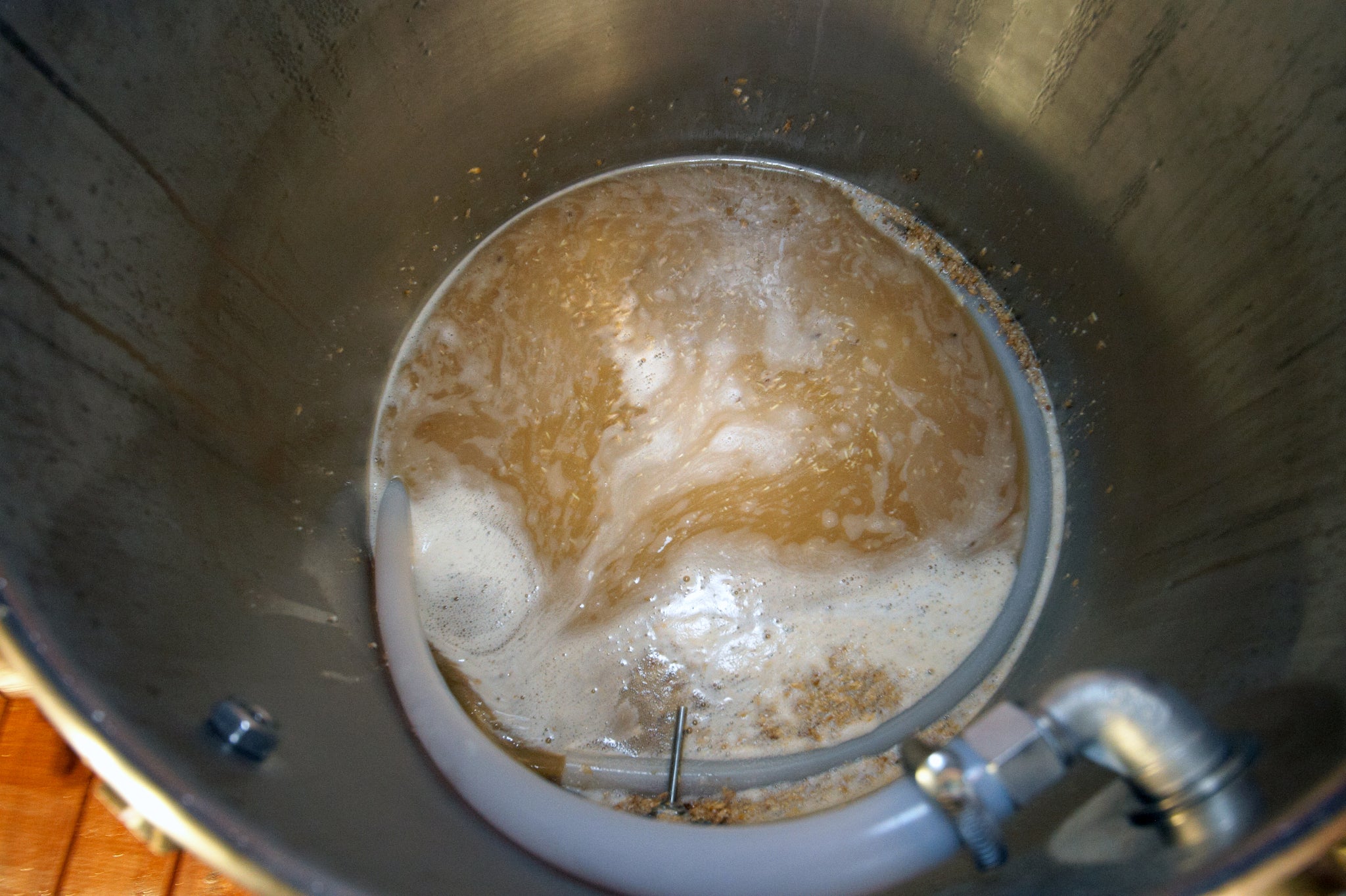 Beer Fermentor: A Comprehensive Guide to Brewing Your Own Beer - YoLong  Brewtech