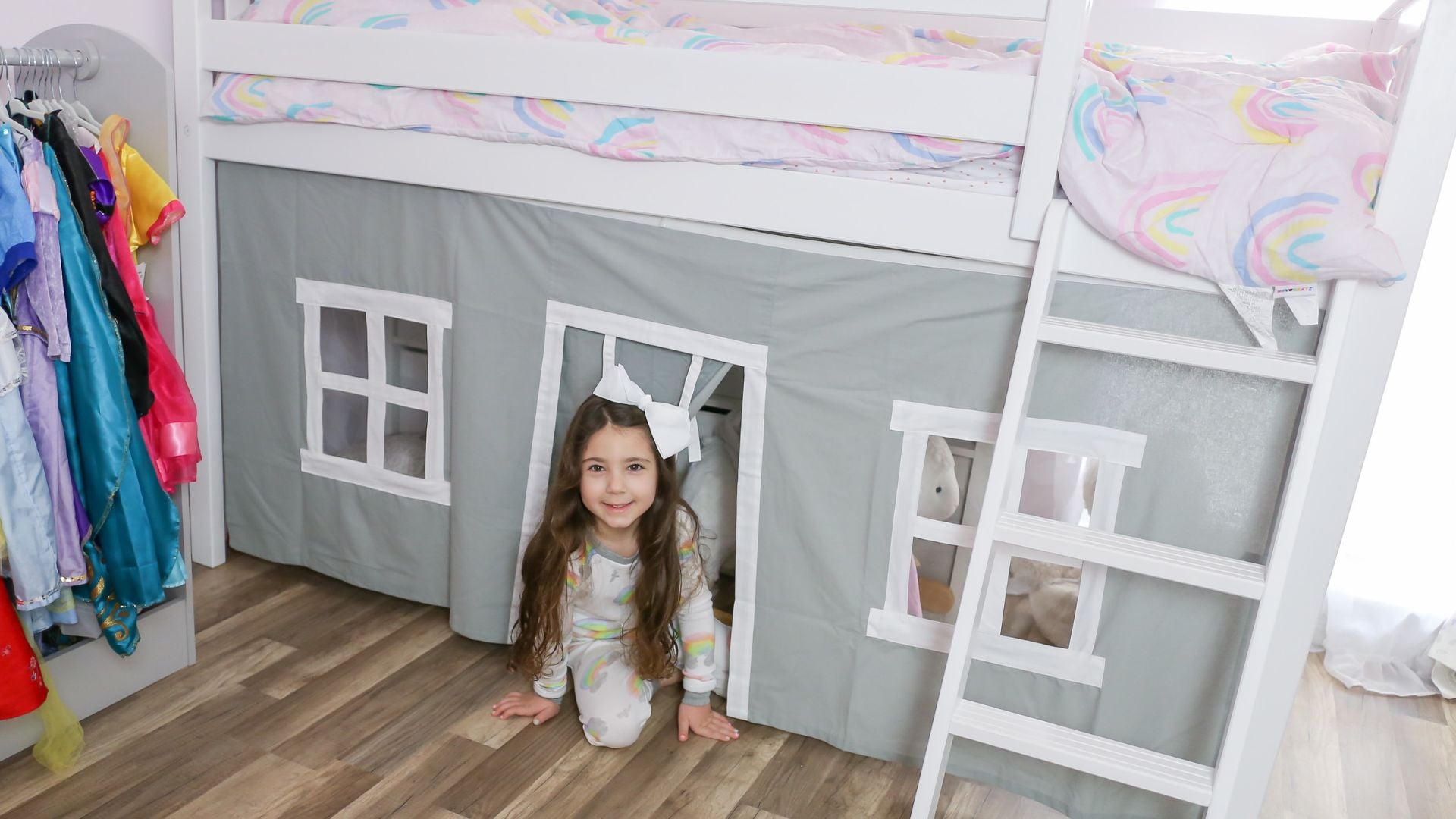 Low loft bed with curtain