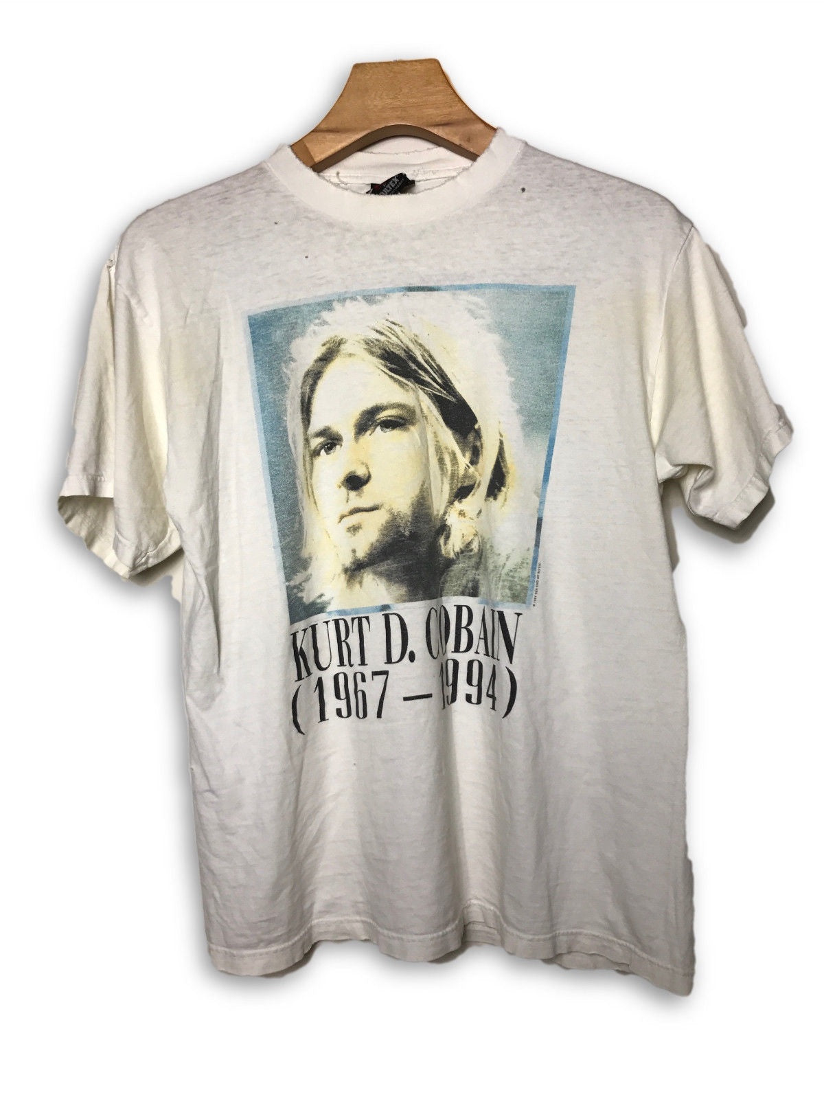 music tees Nirvana Kurt Cobain Memorial Portrait Vintage T-shirt ...
