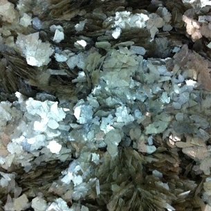 Essence of Pearl Mica Flakes – Artistic Painting Studio