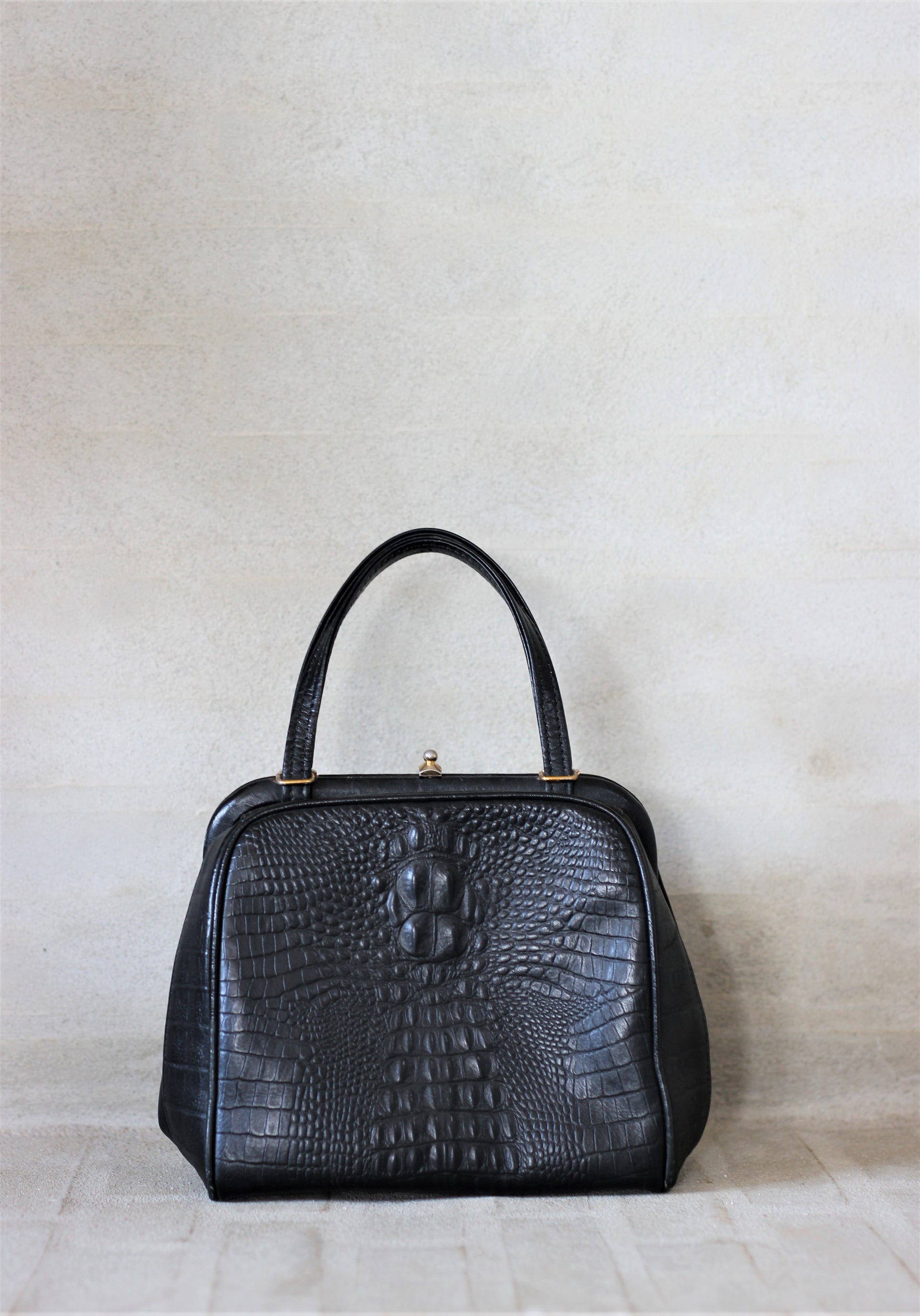 1960s Black Leather Top Handle Bag//Faux Reptile                 B5