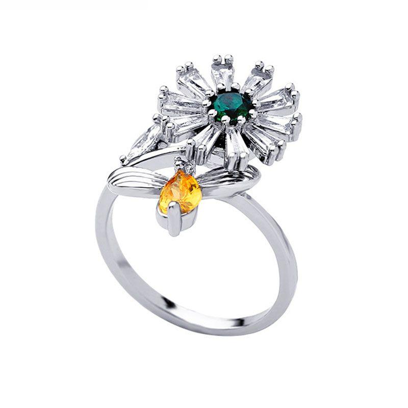 Fresh Style Flower Shaped Women Crystal Ring