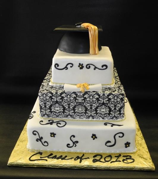 Graduation Black And Gold Cake With Edible Graduation Cap B0093 Circo S Pastry Shop