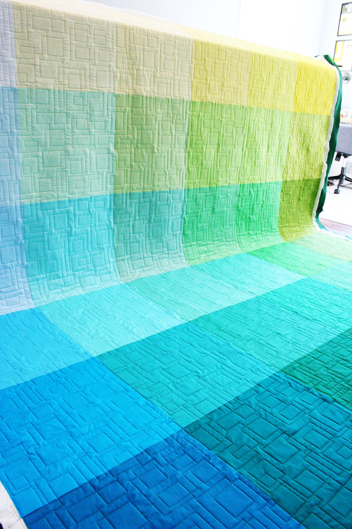 Gradient Grid Quilt - CGY