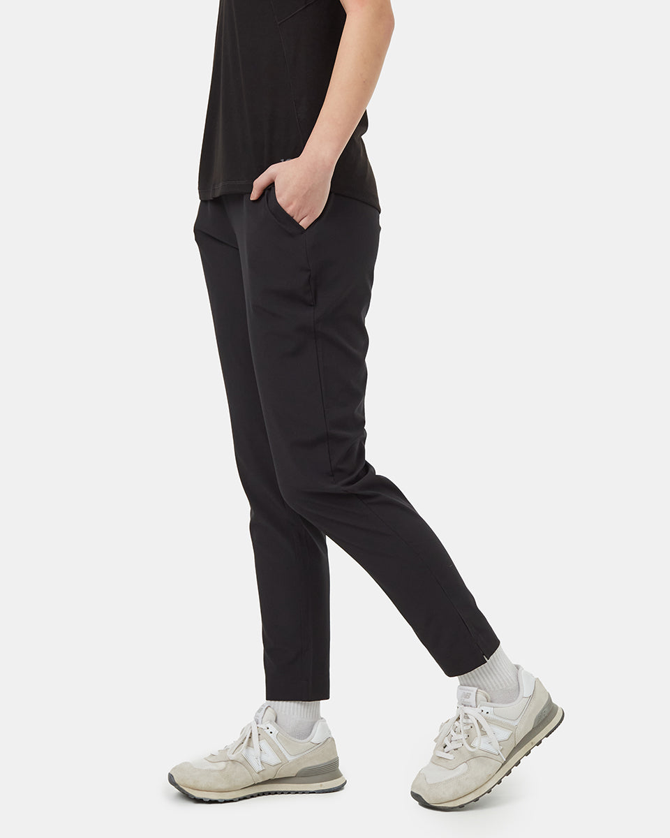 Motion Lightweight Woven Capri, Women's Pants