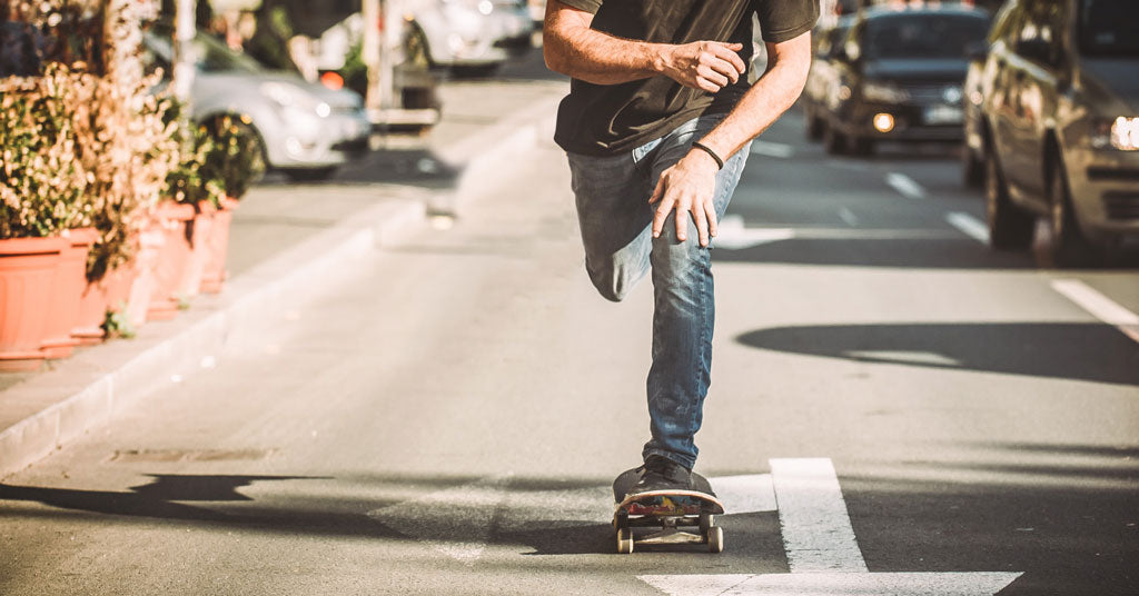 https://swagtron.com/wp-content/uploads/2018/11/can-skateboards-go-on-bike-lanes-2.jpg