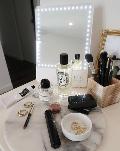 RIKI LOVES RIKI lighted beauty mirror with makeup brushes