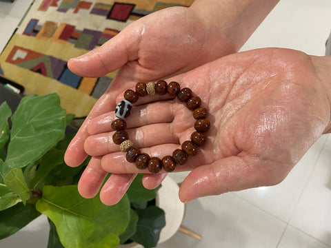 Shiny bodhi mala after applying oil