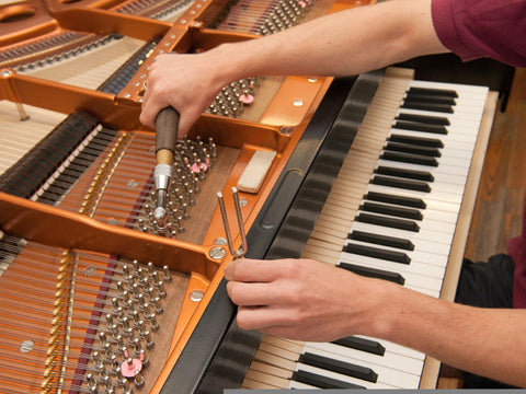 Tuning a piano by ear