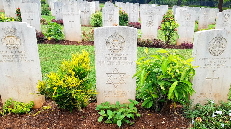 The Grave Of Sergeant William Ernest PEARCE (402825) Of The Royal Australian Air Force | Commonwealth War Graves | Trincomalee | Sri Lanka | Australian Cricket Tours