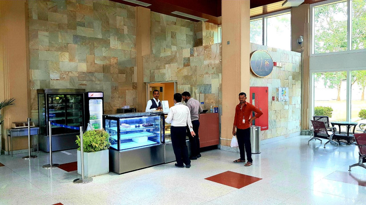 The Cafe Of Mattala Rajapaksa International Airport Serving Only The 56 Full Time Staff That Work There | Hambantota | Sri Lanka | Australian Cricket Tours