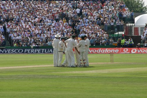 The Australian Cricket Team Gather To Congratulate Shane Warne For His 600th Test Wicket, Taken During The 3rd Ashes Test Match At Old Trafford, Manchester, In 2005 | Australian Cricket Tours