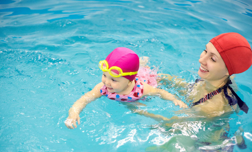 Pratiquer la natation avec bébé