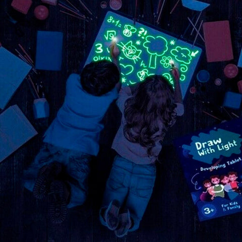 Tableau fluorescent pour les enfant qui aiment les dessins