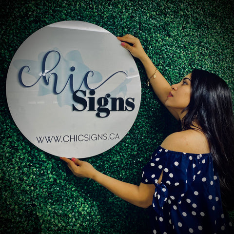 Personalized plaques and custom signs. Chicsigns logo