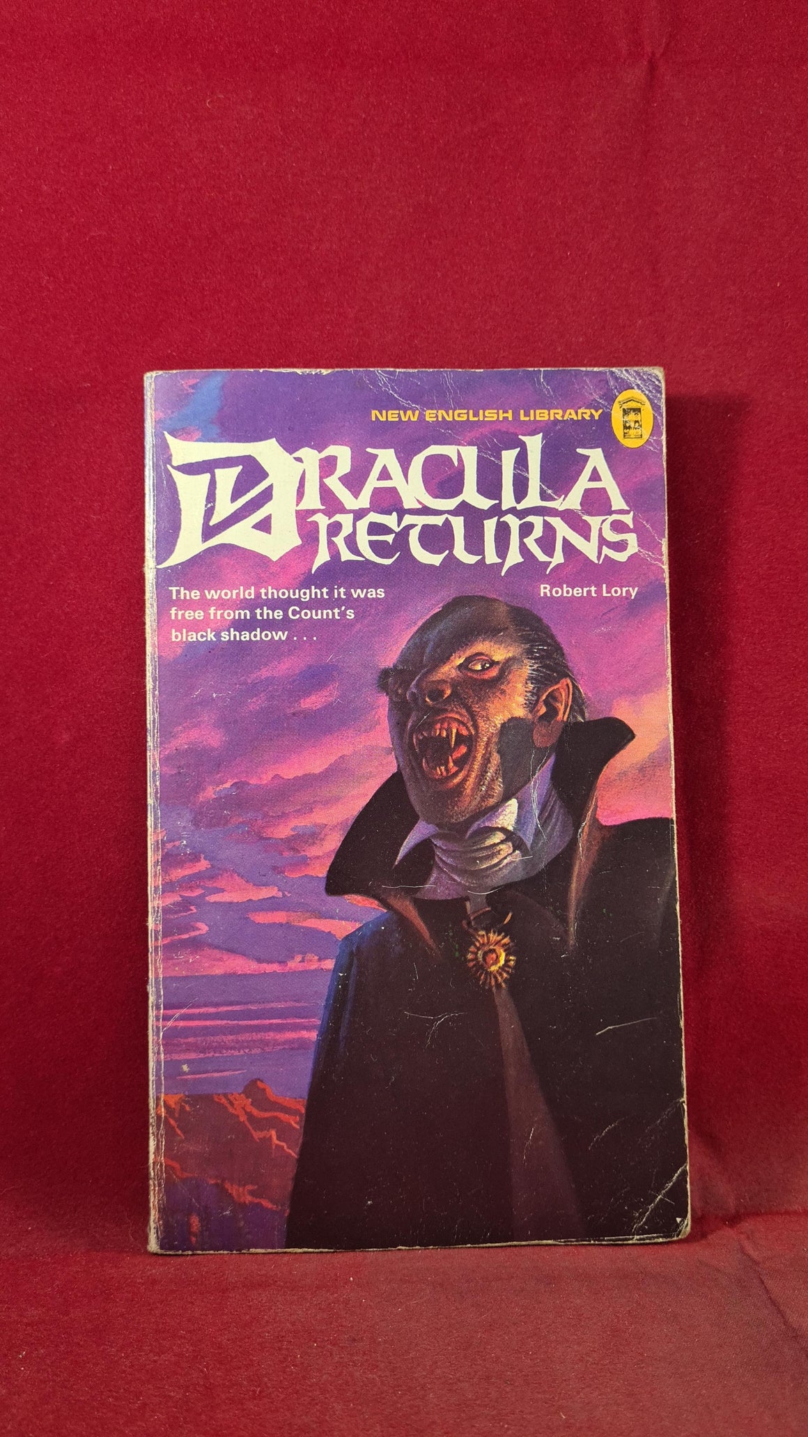 Dracula Returns by Robert Lory