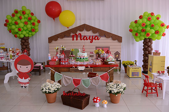 Decoração da Chapeuzinho Vermelho para a festa infantil