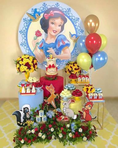 A imagem pode conter: texto  Bolo princesa, Festas de aniversário de  princesa, Decoração festa princesas disney