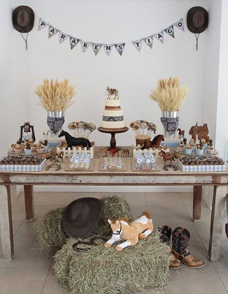 Decoração para festa com tema de animais da selva, tema de desenho