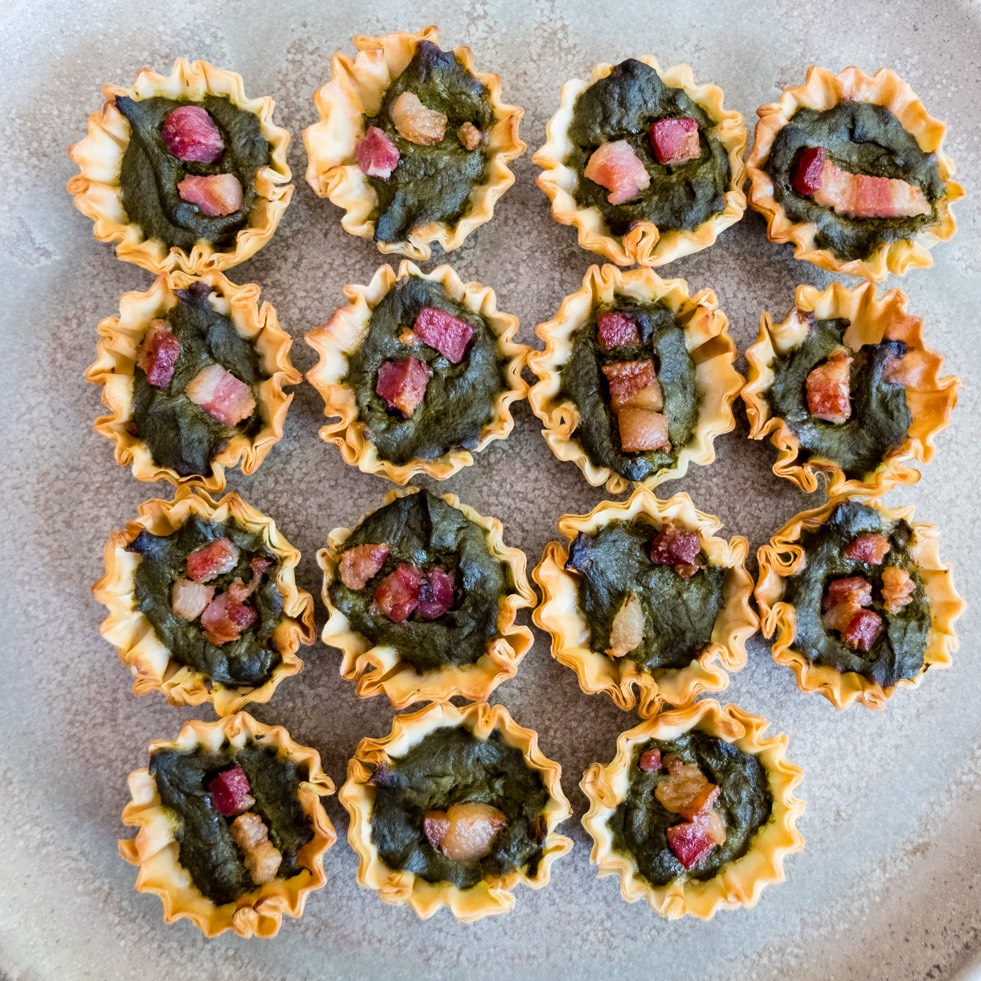 easy homemade spinach and feta phyllo cups