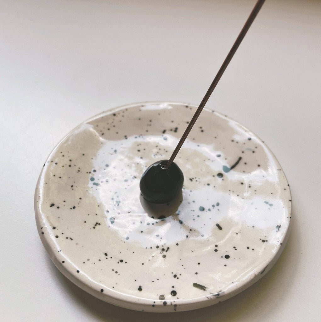 Speckled incense holder