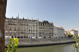 Le street art est caché un peu partout sur la rive droite (surtout dans le Marais)