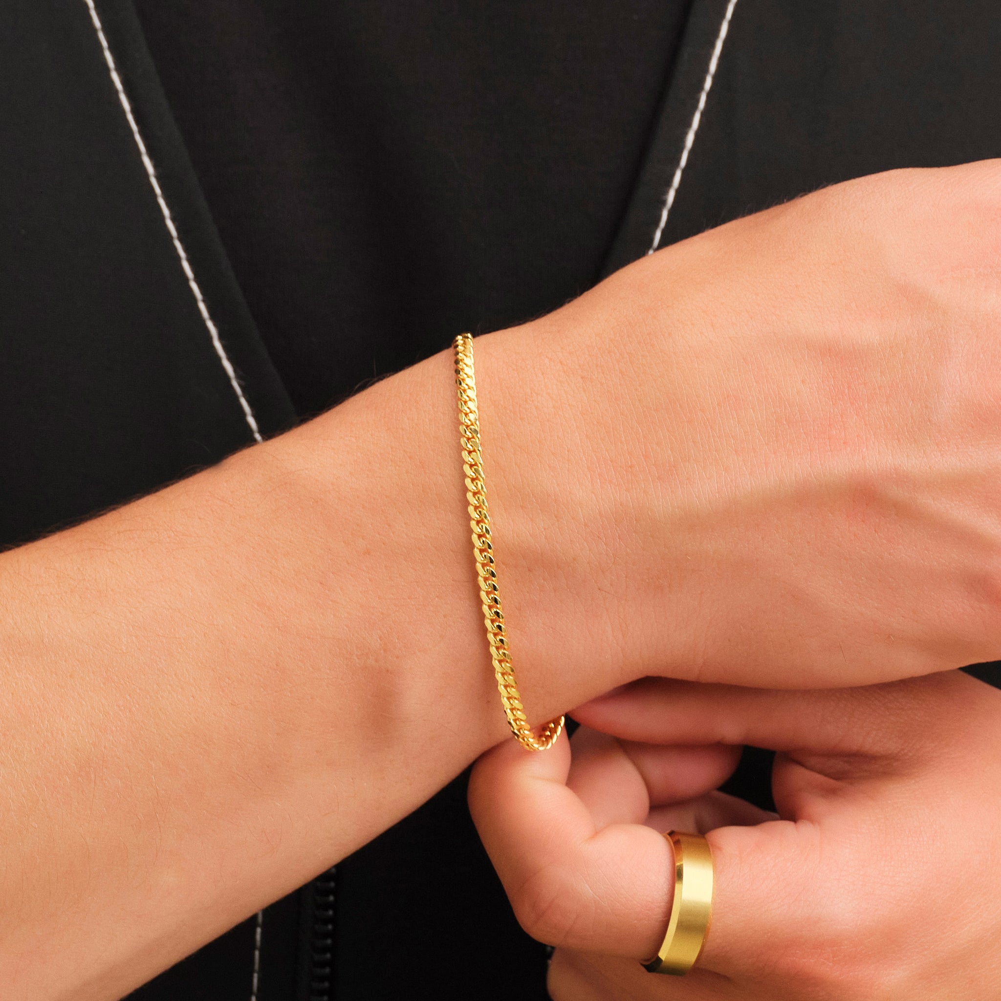 14k Yellow Gold Bangle Bracelet w/Screw Lock 001-440-00093 | Wallach  Jewelry Designs | Larchmont, NY