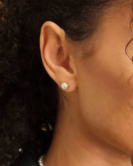 Women's Bezeled Pearl Stud Earrings  Gold - Image 2/6