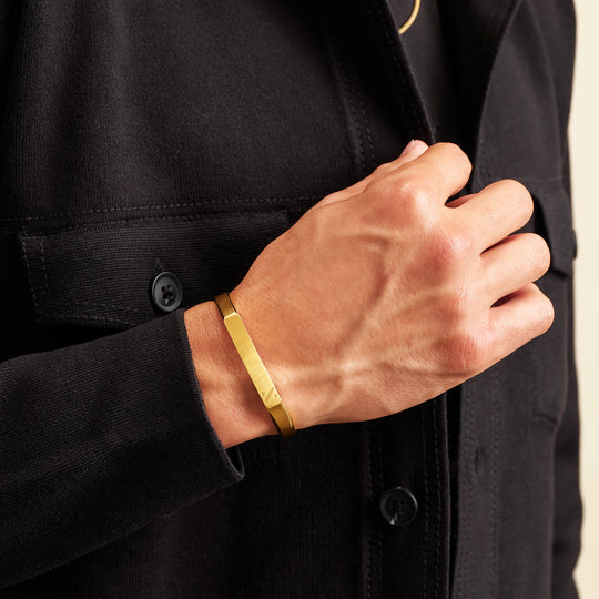 Ace Cuff Bracelet  Gold - Image 5/6