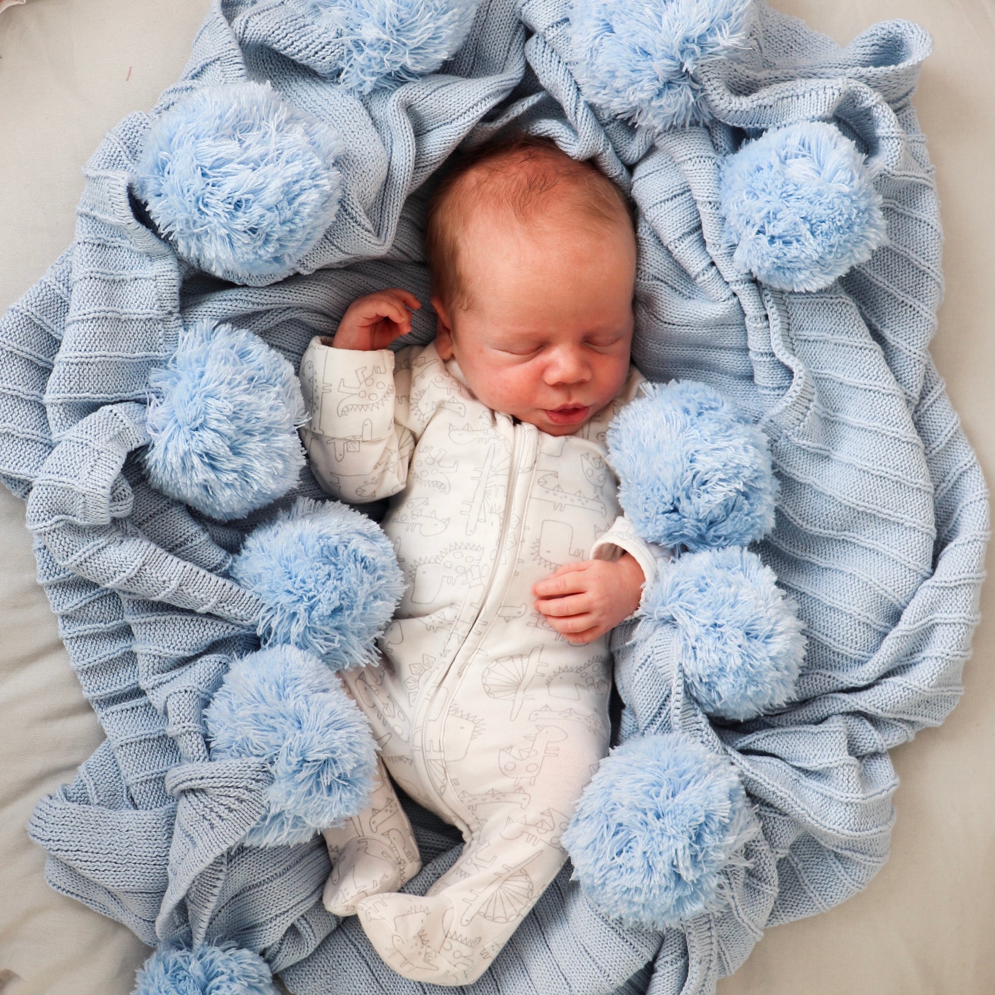 Pom Pom throw blanket - Baby blue – Hope & Jade