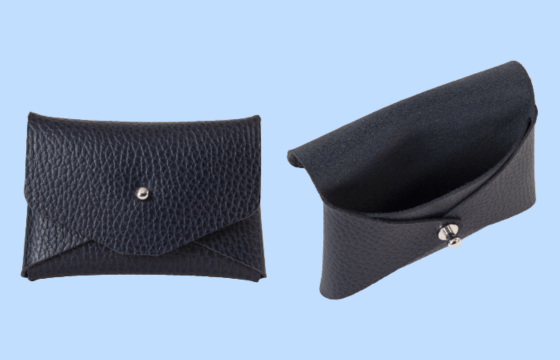 Front shot of the coin purse and open image of the coin purse