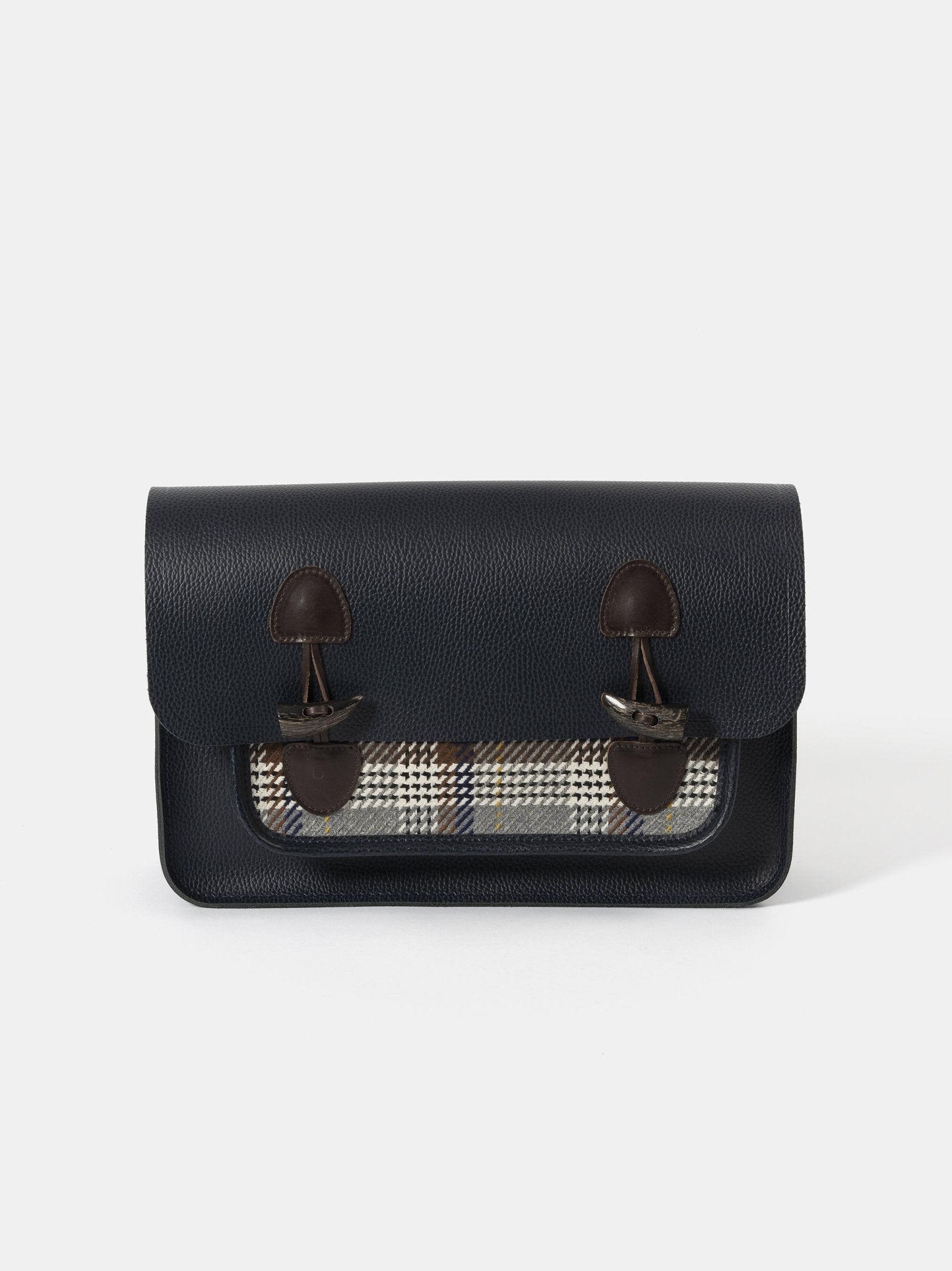 FENDI: laptop pouch in grained leather with embossed logo - Black