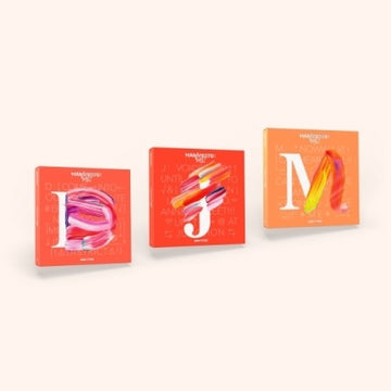 P1HARMONY [DISHARMONY : STAND OUT] 1st Mini Album. 1p CD+88p Photo Book+1p  Folding Poster(On pack)+1p Standing Photo Card+1p Logo Tag+1p Selfie Photo