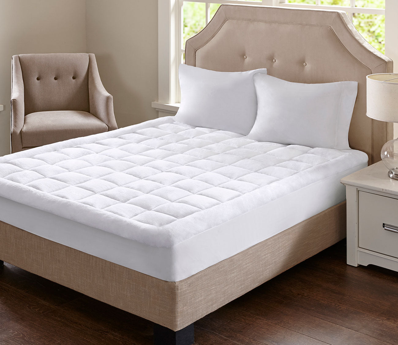 https://cdn.shopify.com/s/files/1/2420/9425/products/cloud-soft-overfilled-plush-waterproof-mattress-pad-by-madison-park-822428.jpg?v=1671248866