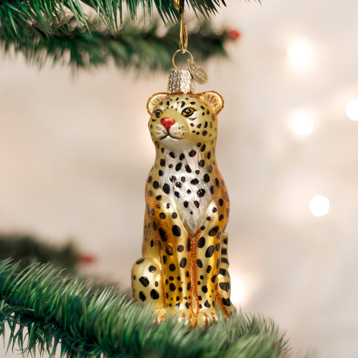 Thiết kế leopard christmas decor đầy màu sắc cho không gian Giáng ...