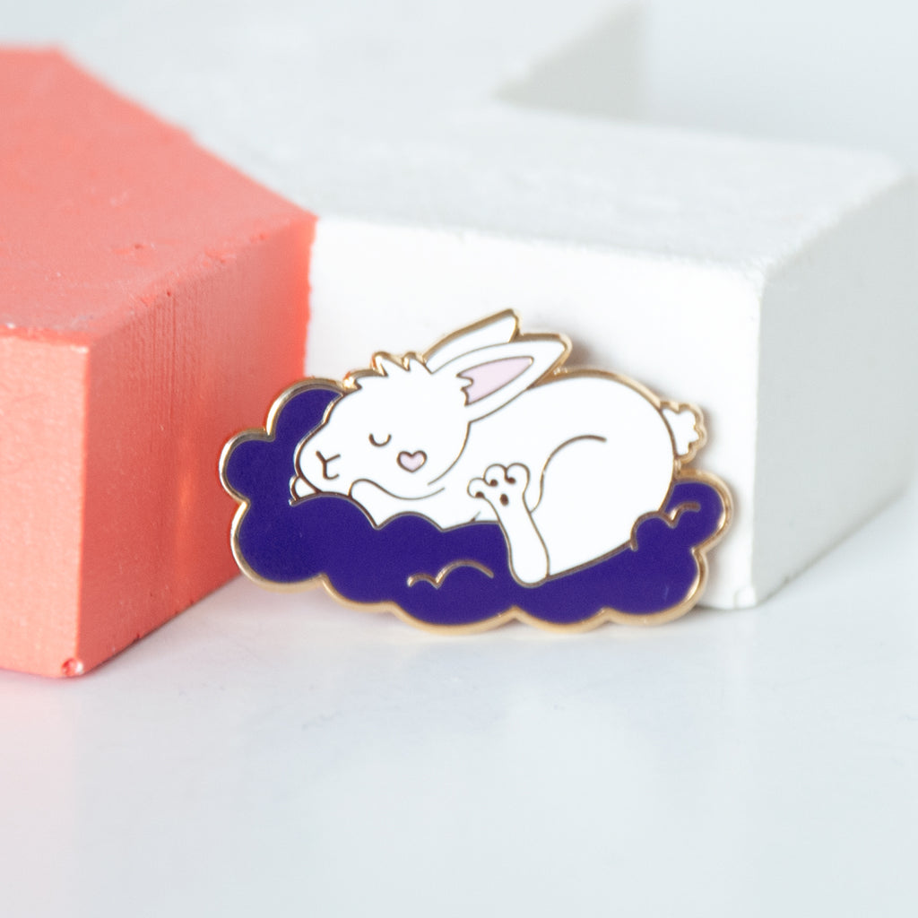 White Rabbit – Enamel Pin – something nice supply