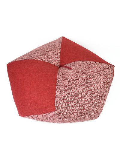 https://cdn.shopify.com/s/files/1/2424/2829/products/50037RD-Red-Ojami-Zabuton-Cushion_400x.jpg?v=1582778208